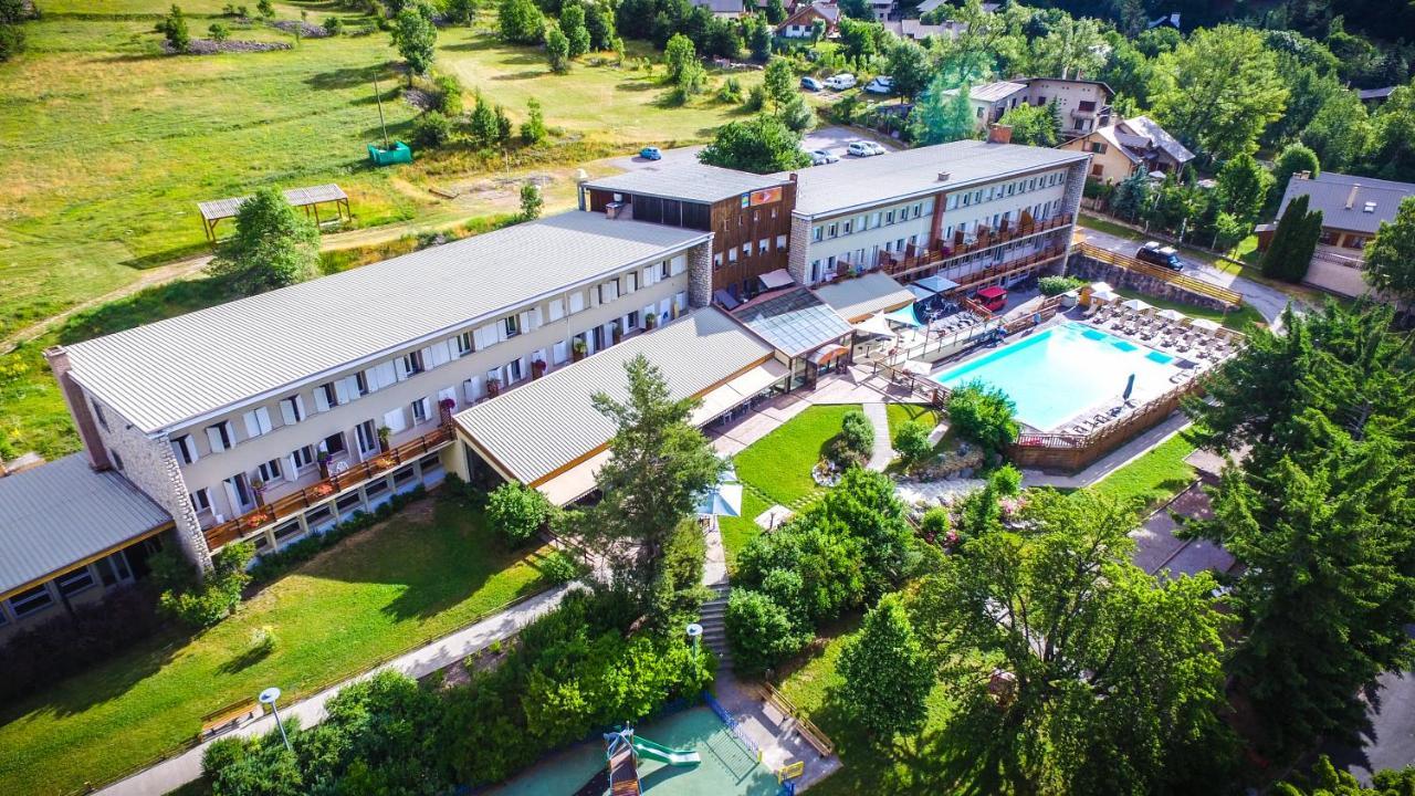 Village Vacances Passion Les 4 Saisons Resort & Spa Saint-Chaffrey Exterior photo
